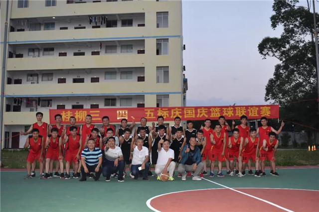 1542788726277770.jpg 3合影.jpg